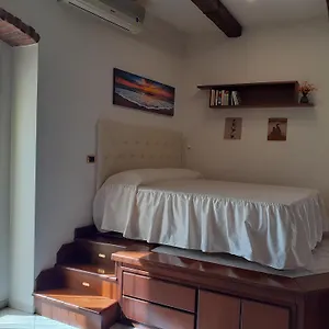 Domida , Bari Italia